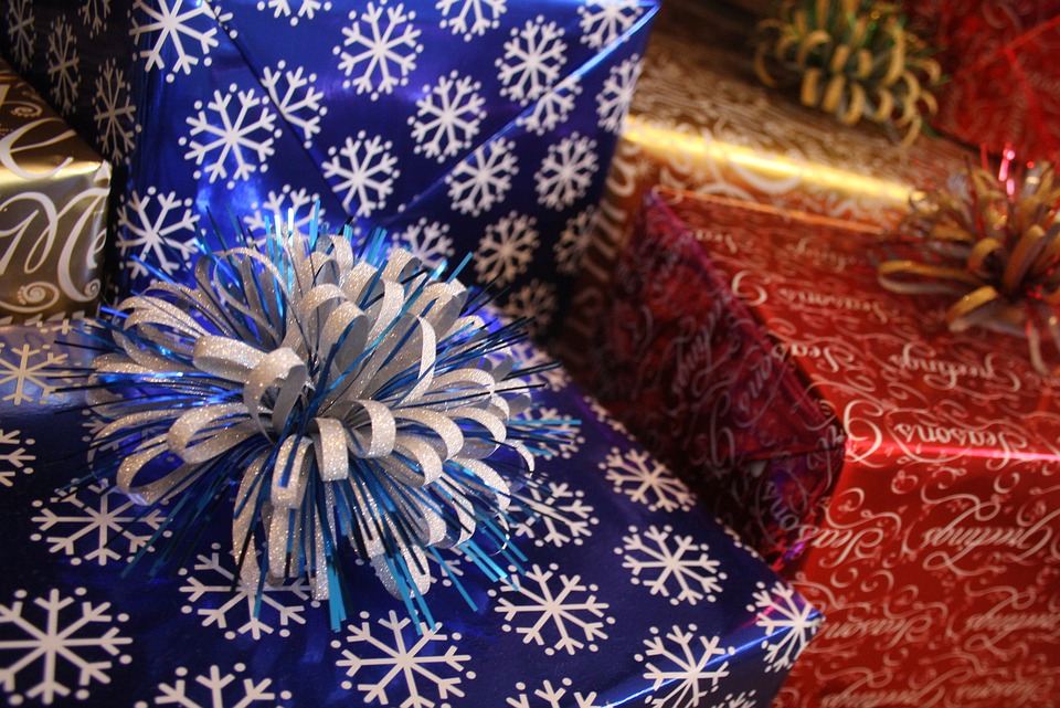 Holiday Gift Wrapping Guide